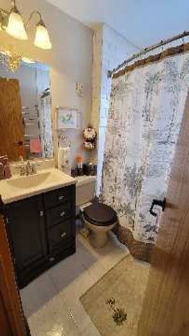 110 Elm Lane, Streamwood, IL 60107