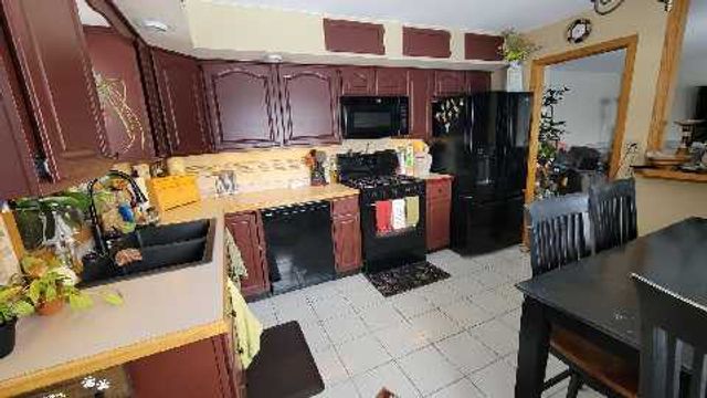 110 Elm Lane, Streamwood, IL 60107