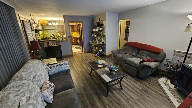 110 Elm Lane, Streamwood, IL 60107