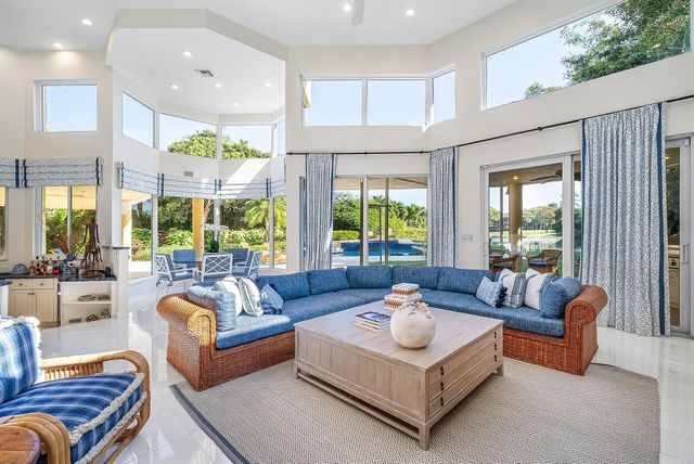 13060 Monet Lane, Palm Beach Gardens, FL 33410