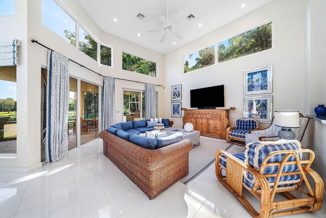 13060 Monet Lane, Palm Beach Gardens, FL 33410