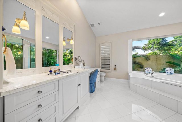 13060 Monet Lane, Palm Beach Gardens, FL 33410