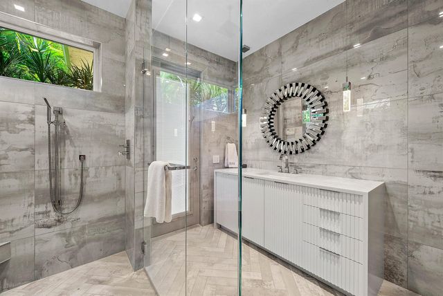 13060 Monet Lane, Palm Beach Gardens, FL 33410