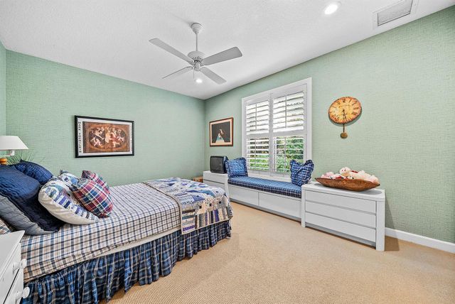 13060 Monet Lane, Palm Beach Gardens, FL 33410