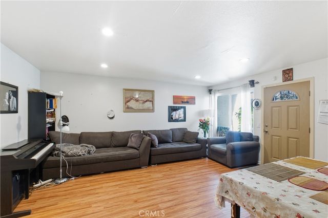 20821 E Calora St E6, Covina, CA 91724