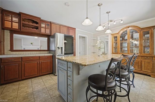 7743 Waters Edge LN, Gloucester Point, VA 23062