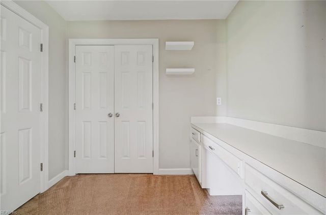 7743 Waters Edge LN, Gloucester Point, VA 23062