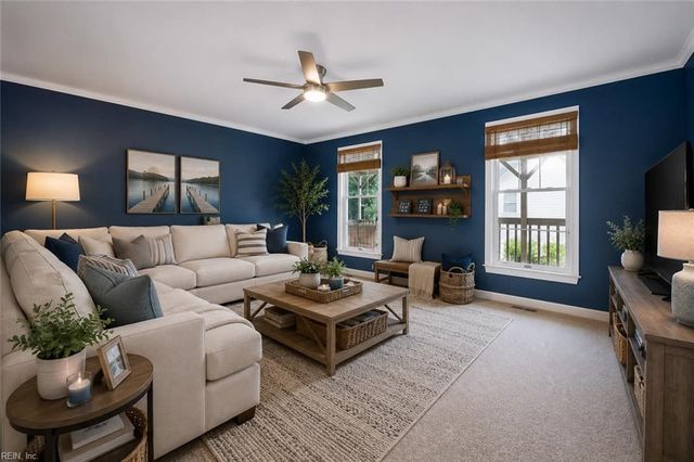 7743 Waters Edge LN, Gloucester Point, VA 23062