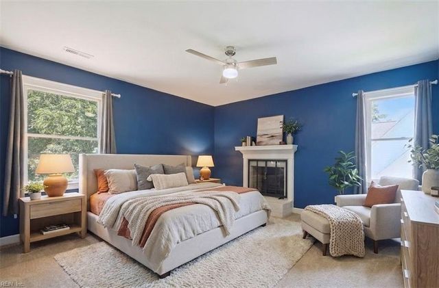 7743 Waters Edge LN, Gloucester Point, VA 23062