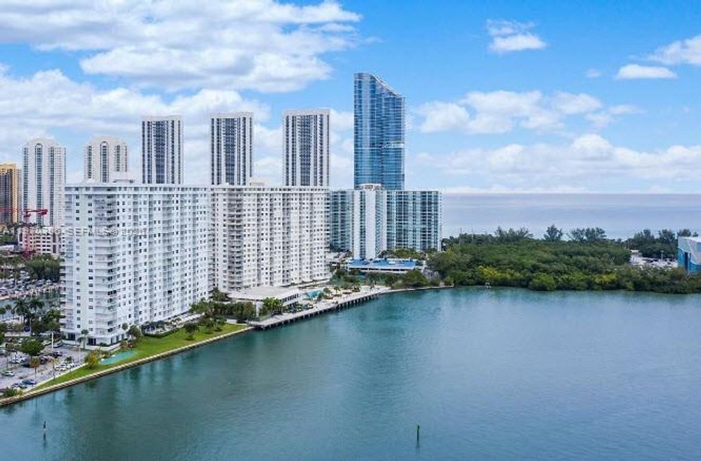 300 Bayview Drive 2101, Sunny Isles Beach, FL 33160