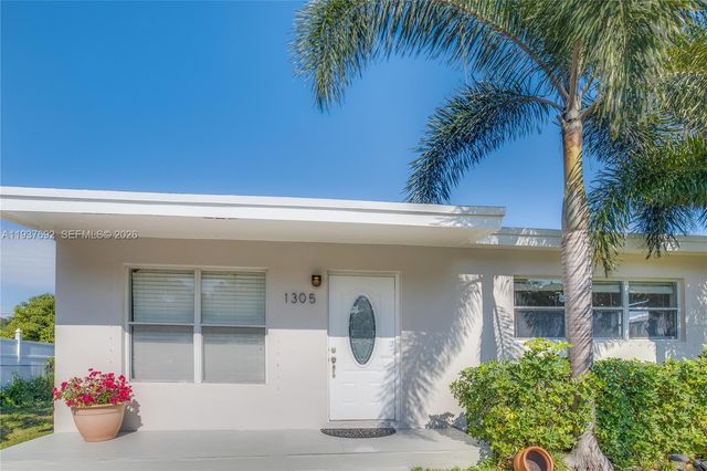 1305 11th Ct, West Palm Beach, FL 33401