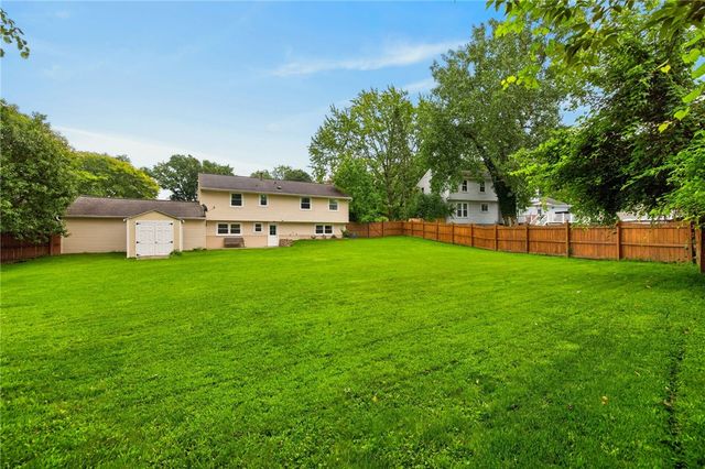 60 Barnfield Road, Henrietta, NY 14534