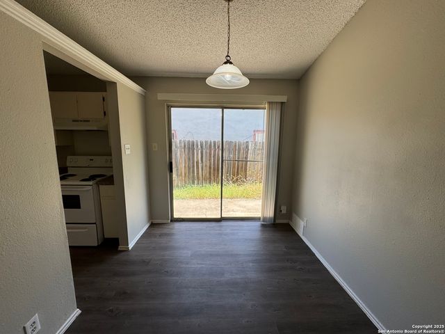 5241 Meadow Rise, San Antonio, TX 78250