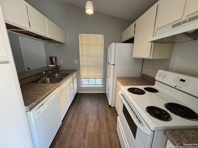 5241 Meadow Rise, San Antonio, TX 78250