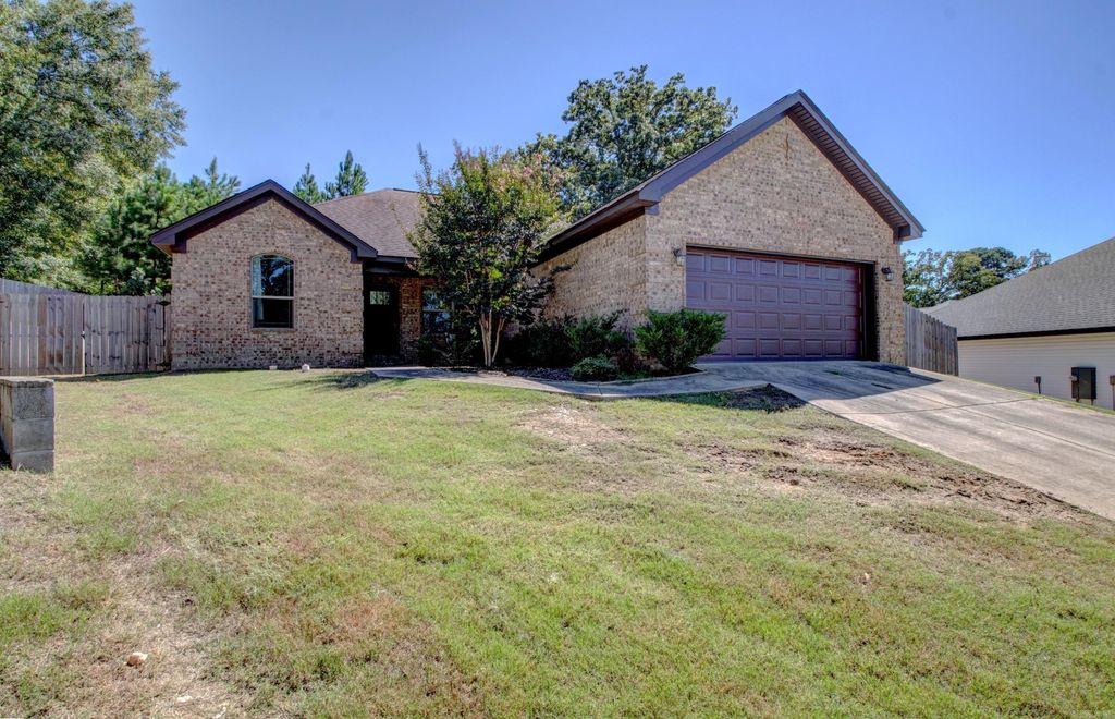 1107 J W Cove, Benton, AR 72019