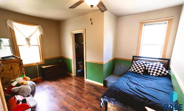 1108 W 3rd Ave Avenue, Mitchell, SD 57301