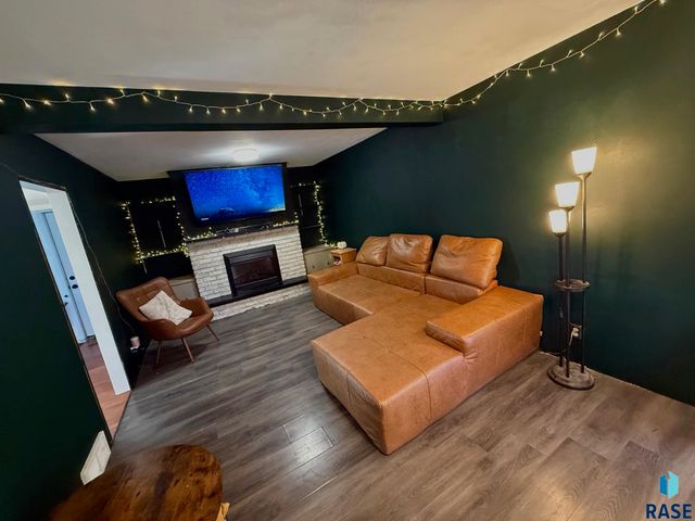 1108 W 3rd Ave Avenue, Mitchell, SD 57301