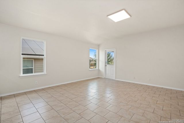 12370 Erstein, Selma, TX 78154