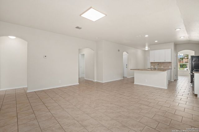 12370 Erstein, Selma, TX 78154