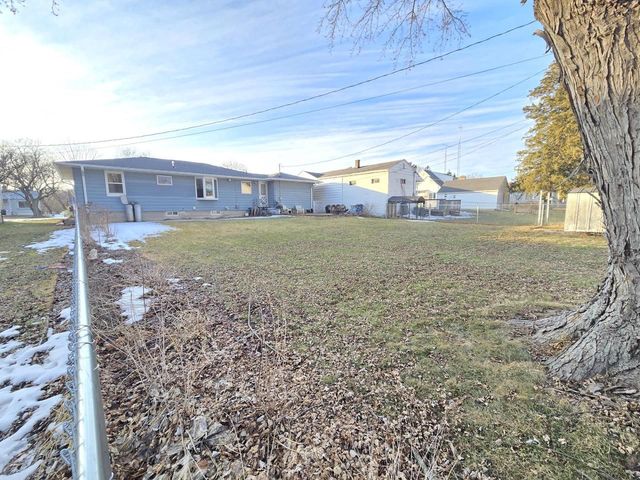 76 S Willow Court, Markesan, WI 53946