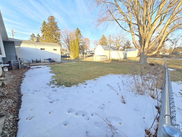 76 S Willow Court, Markesan, WI 53946