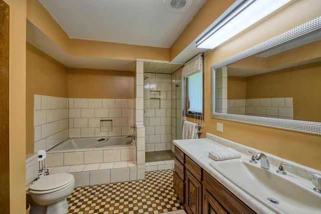 811 Church Hill Lane, Glencoe, MN 55336