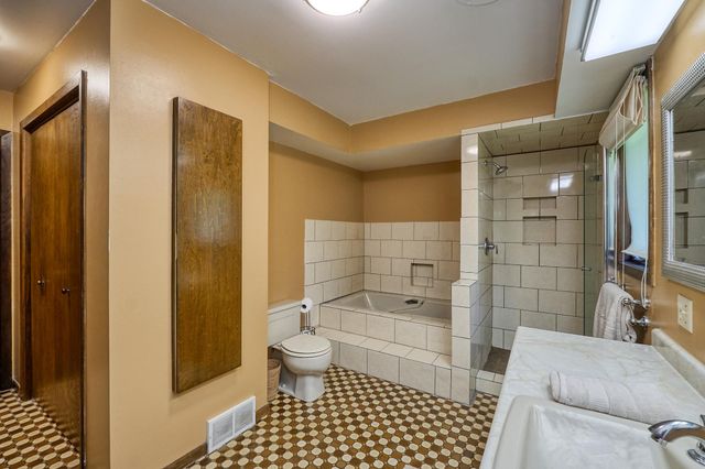 811 Church Hill Lane, Glencoe, MN 55336