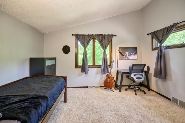 811 Church Hill Lane, Glencoe, MN 55336