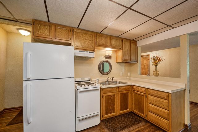 811 Church Hill Lane, Glencoe, MN 55336