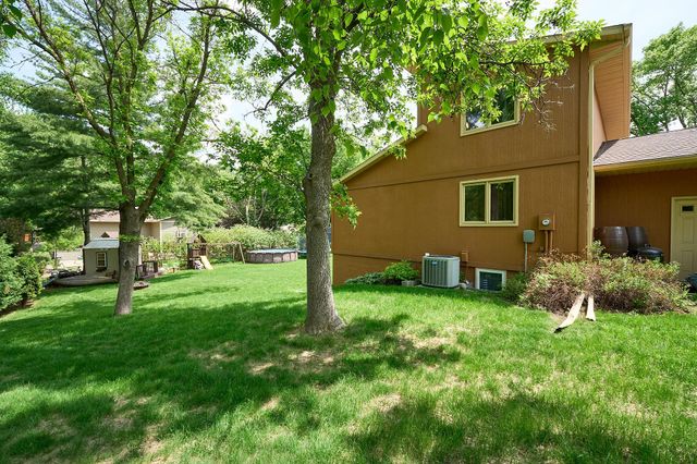 811 Church Hill Lane, Glencoe, MN 55336