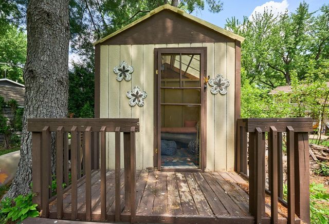 811 Church Hill Lane, Glencoe, MN 55336