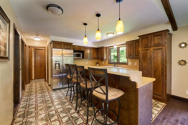 811 Church Hill Lane, Glencoe, MN 55336
