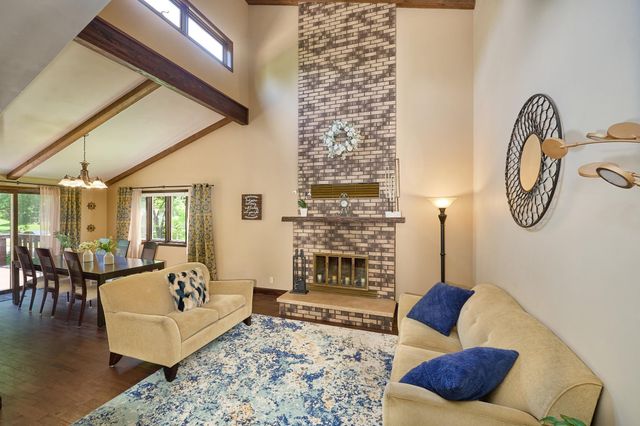 811 Church Hill Lane, Glencoe, MN 55336