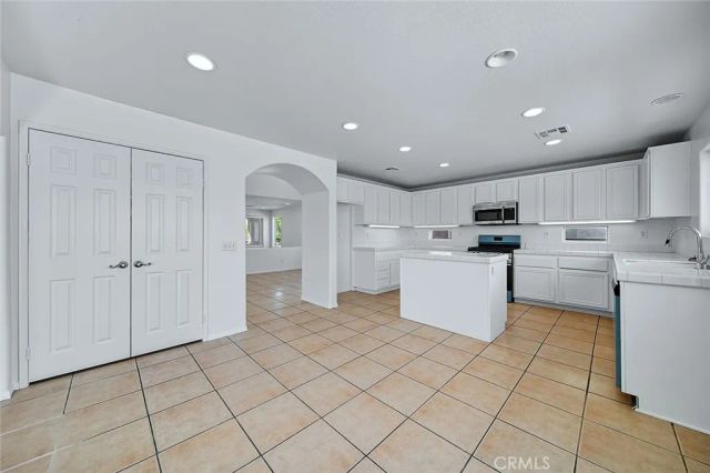 9373 Dragon Tree, Hesperia, CA 92344