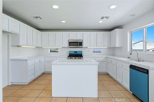 9373 Dragon Tree, Hesperia, CA 92344