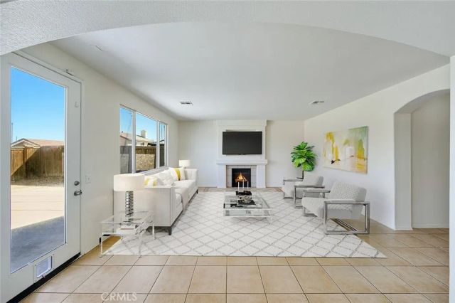 9373 Dragon Tree, Hesperia, CA 92344