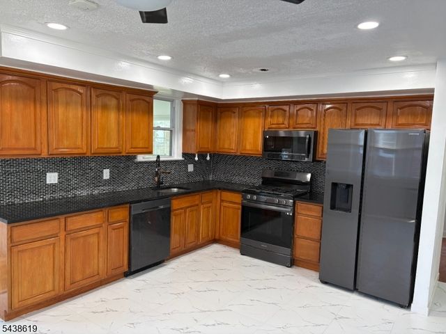 153 Arlington Ave, Paterson City, NJ 07502