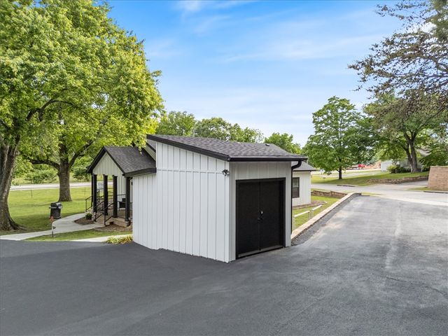 5515 Carley Road, Springdale, AR 72762