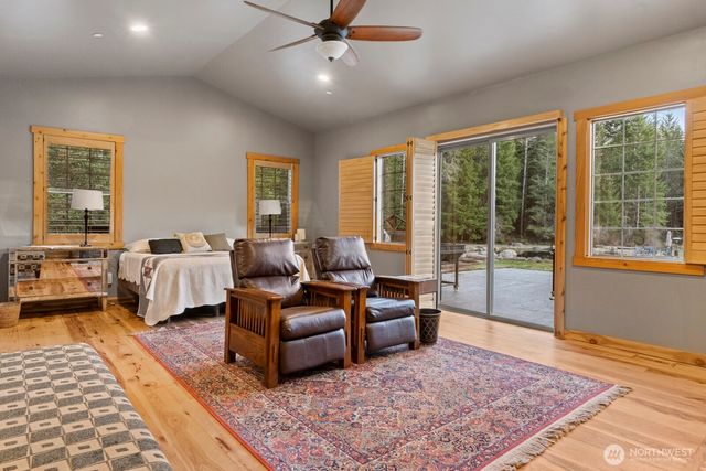 40105 Highland Drive E, Roy, WA 98580