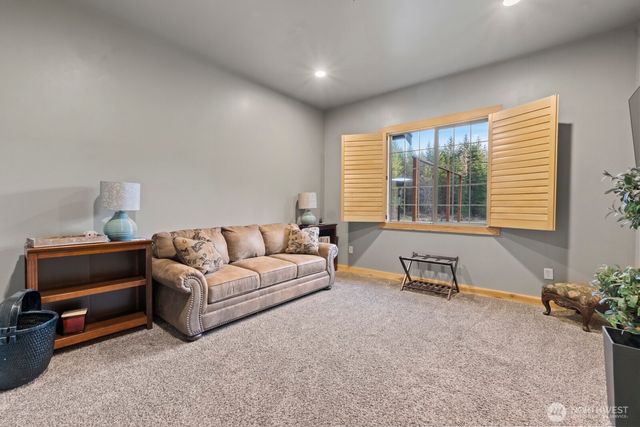 40105 Highland Drive E, Roy, WA 98580