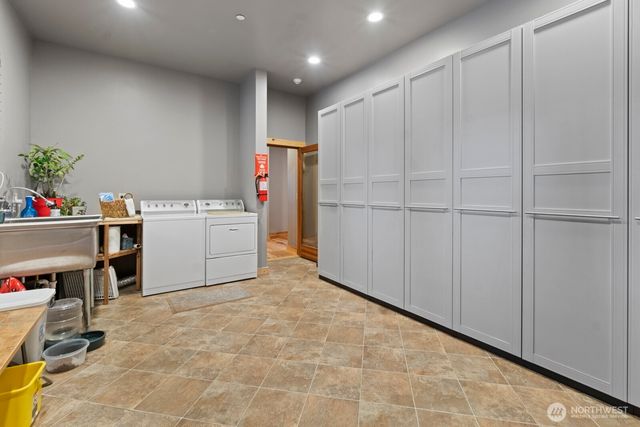 40105 Highland Drive E, Roy, WA 98580