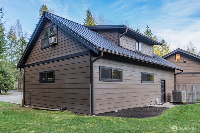 40105 Highland Drive E, Roy, WA 98580