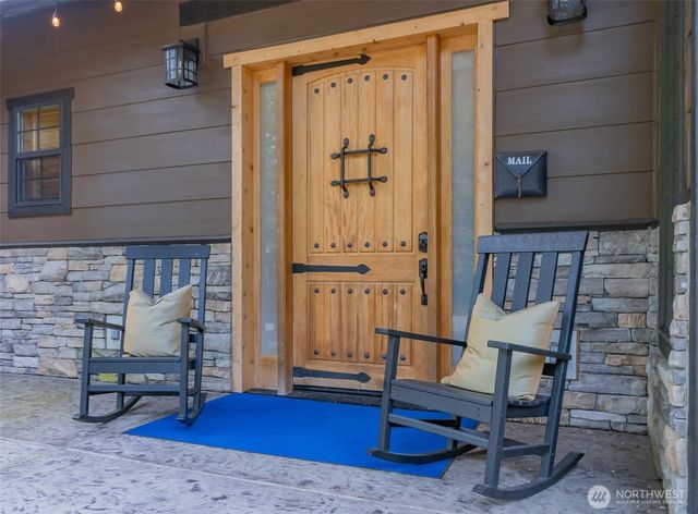 40105 Highland Drive E, Roy, WA 98580