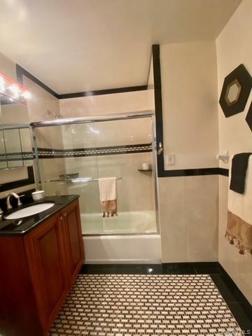 61 Adams Way 61, Sayville, NY 11782