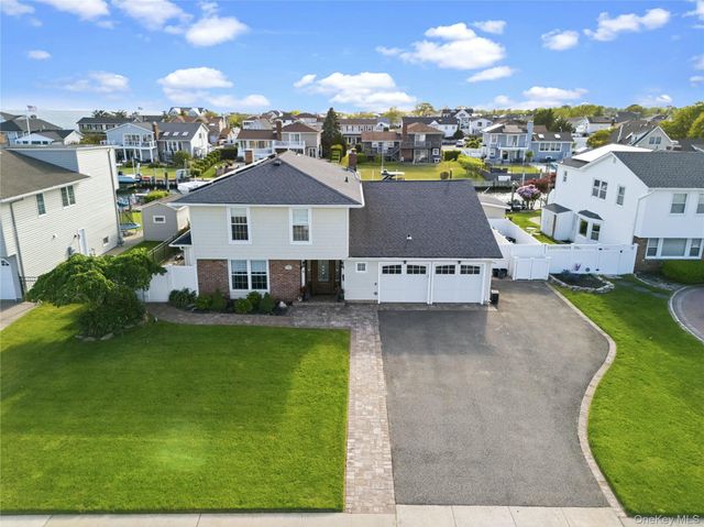 106 Anchorage Drive, West Islip, NY 11795