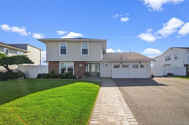 106 Anchorage Drive, West Islip, NY 11795