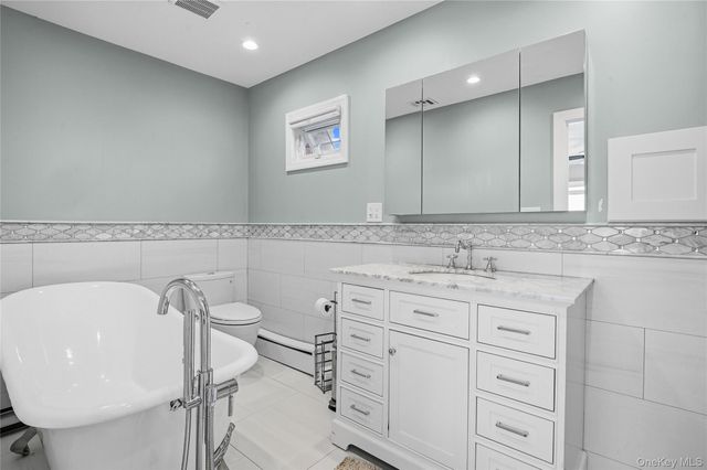 106 Anchorage Drive, West Islip, NY 11795