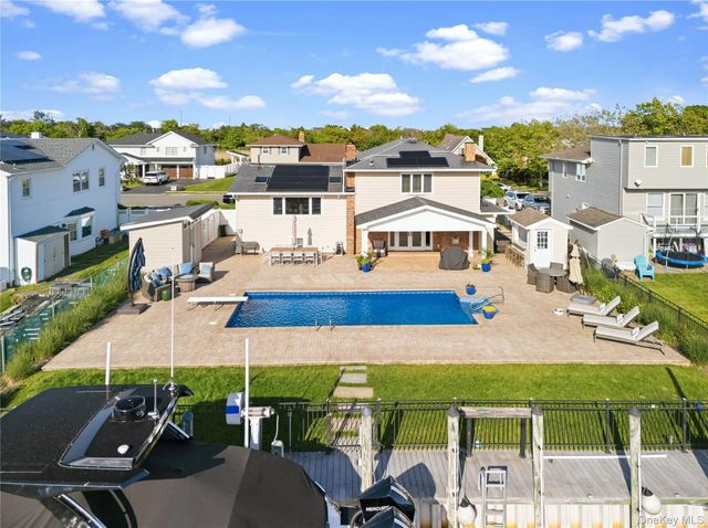 106 Anchorage Drive, West Islip, NY 11795
