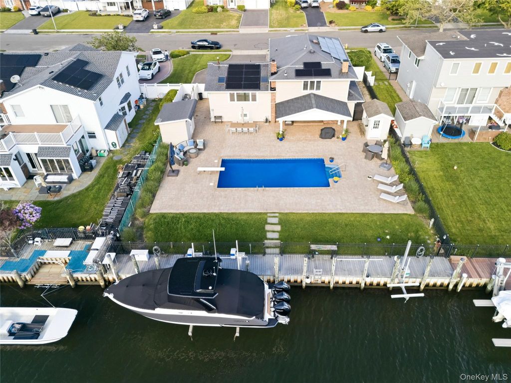 106 Anchorage Drive, West Islip, NY 11795