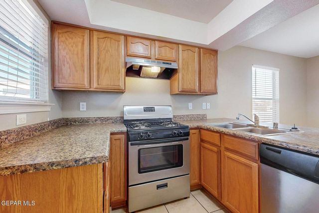 780 DESERT SPRING Drive, Horizon City, TX 79928